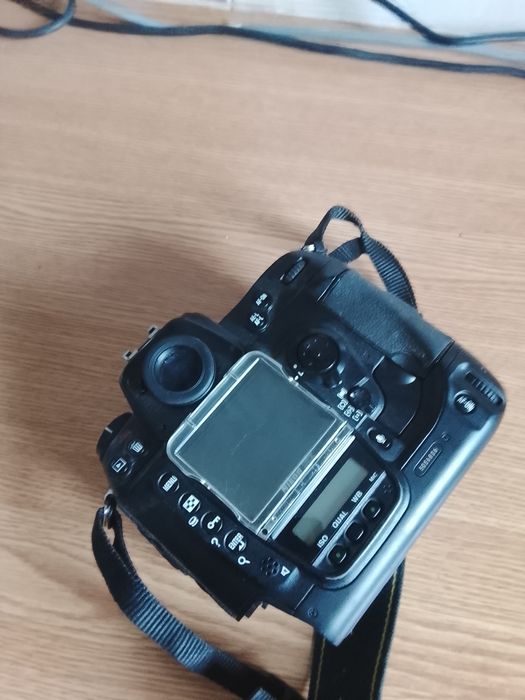 Vând aparat foto de 1000 RON negociabil