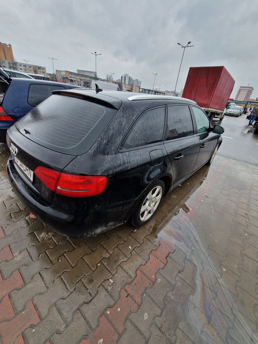 Vând Audi A4 2010