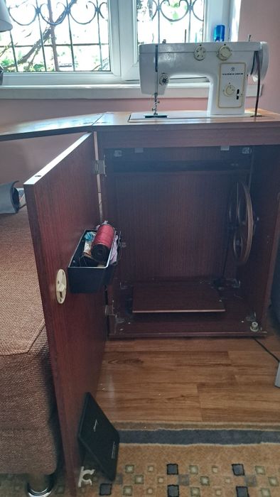 Швейная машина Чайка 142м, СССР