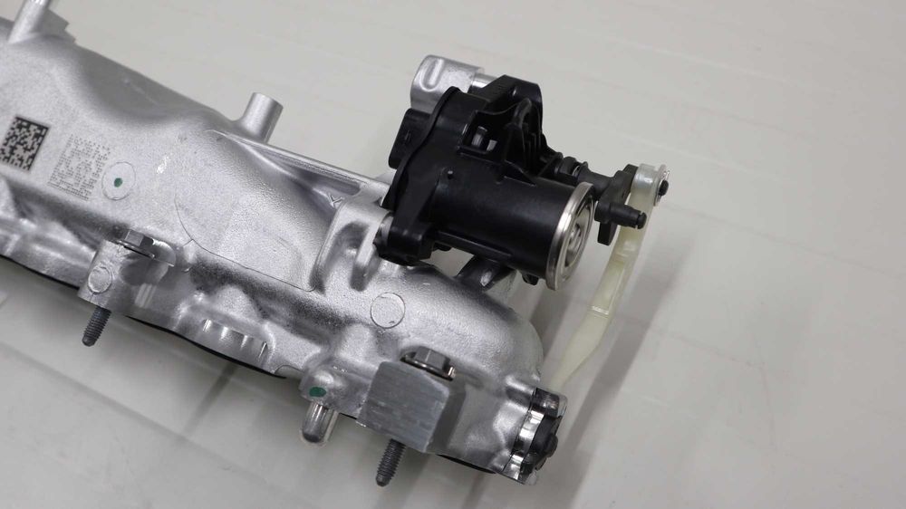 Чисто нов алуминиев всмукателен колектор БМВ G - серия