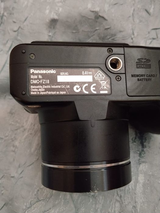 Vând aparat foto Panasonic Lumix!