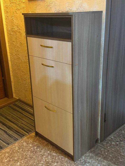 Продам  обувницу
