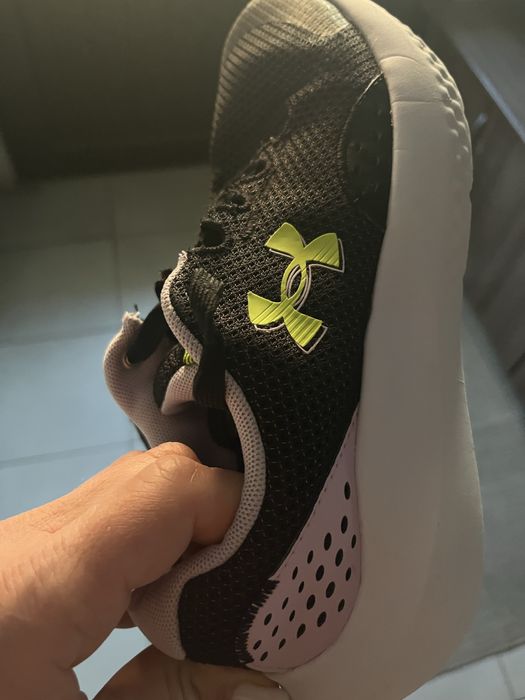 Маратонки за момиче Under Armour