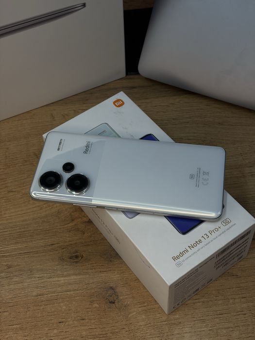 Телефон Redmi Note 13 Pro+