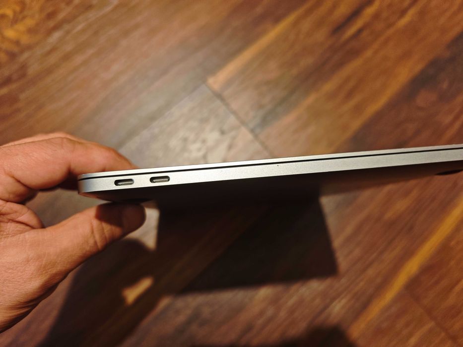MacBook Pro A1708 отличен