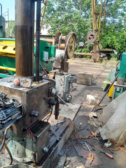 Радиальный сверлильный станок  2К 52-1