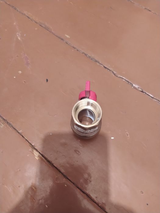 Продам кран новый д 20 мм латунь