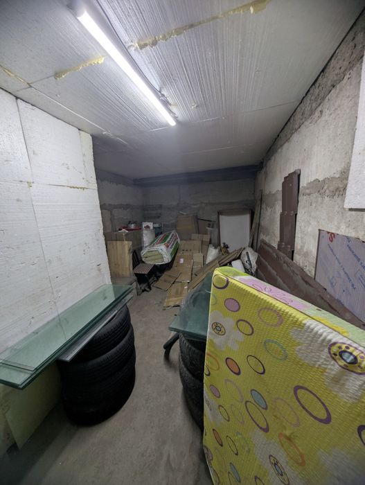 Продаётся большой гараж