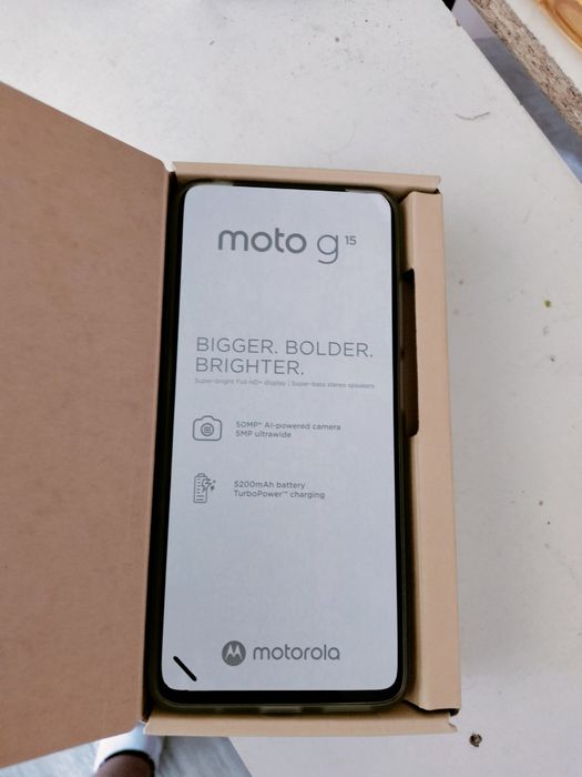 Продам смартфон Moto g15