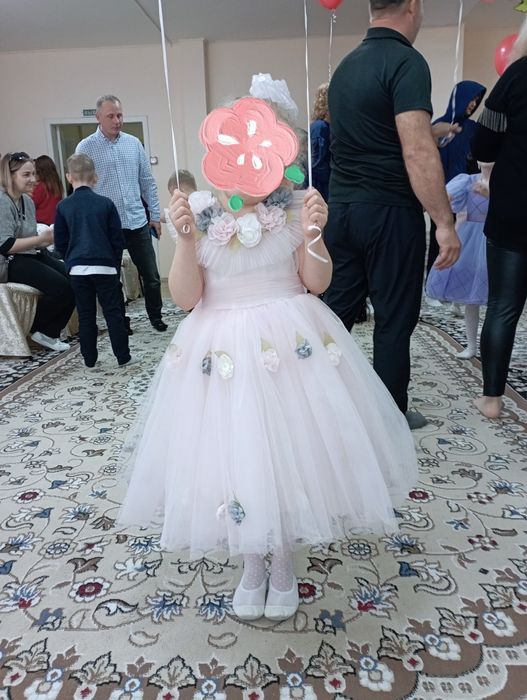 Платье.          .