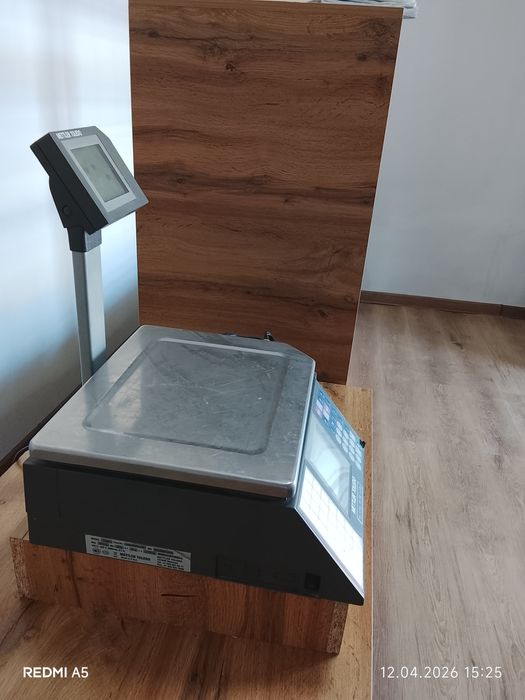 Электронные весы с печатью этикеток