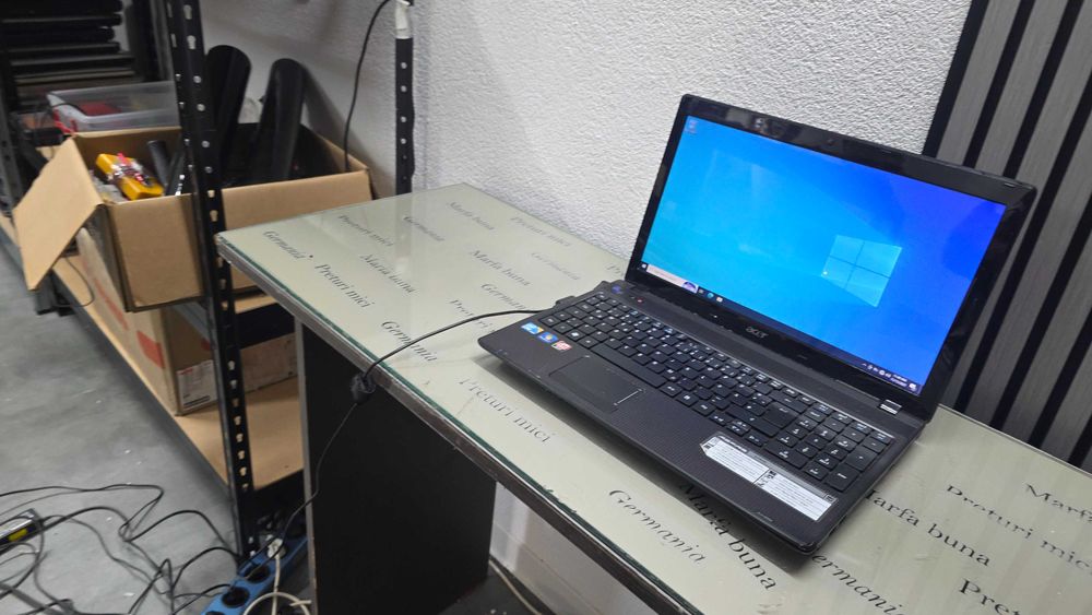 Laptop core i3 - Acer Aspire 5742G - functional - instalat