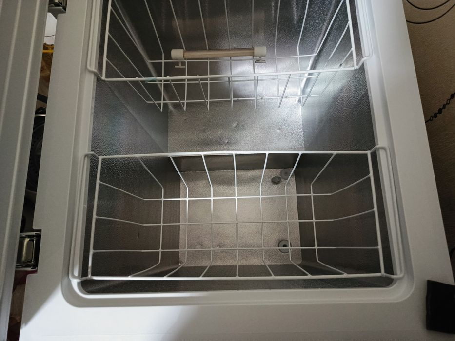 Продам морозильную камеру