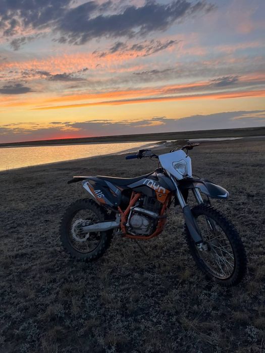 Эндуро кросс 250 кубов