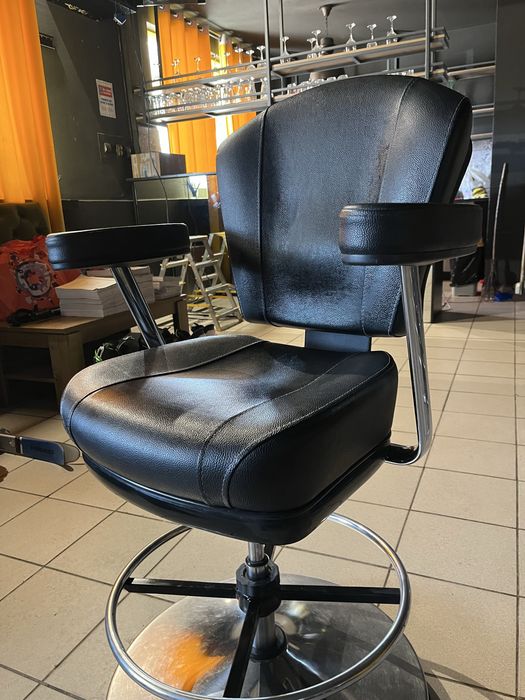 De vanzare mobilier cafenea/baruri