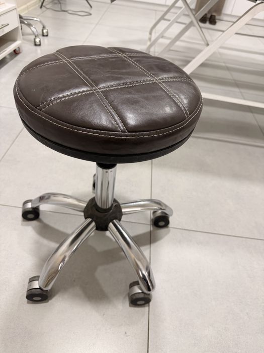 Стул сотилади косметолог лашмейкерла ун кулей