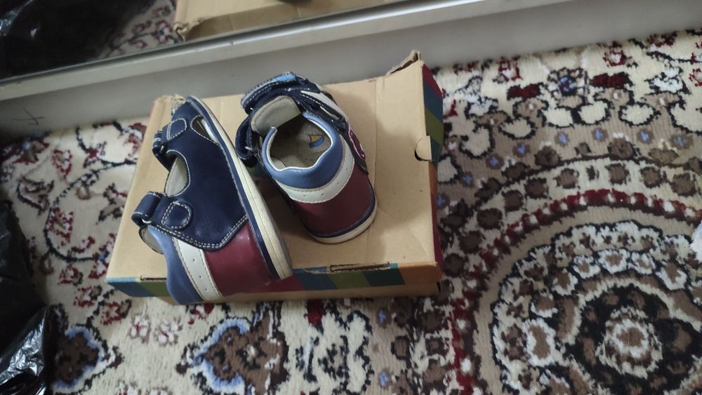 Продаются детские босоножки