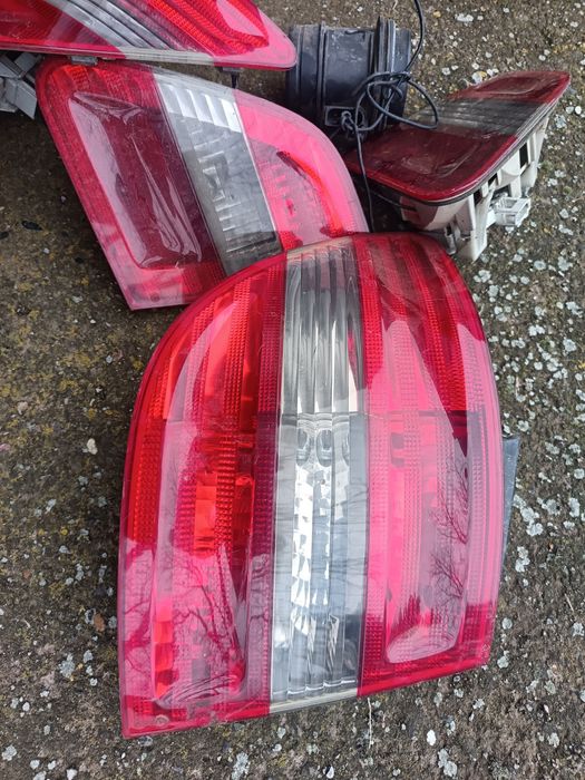 Ляв и Десен Стоп Мерцедес Б класа