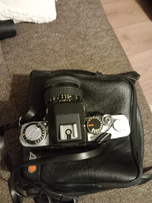 Vând aparat foto minolta xe-5 !