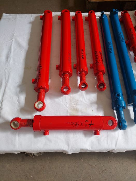 Set cilindrii hidraulici incarcator frontal cupa spargator lemne