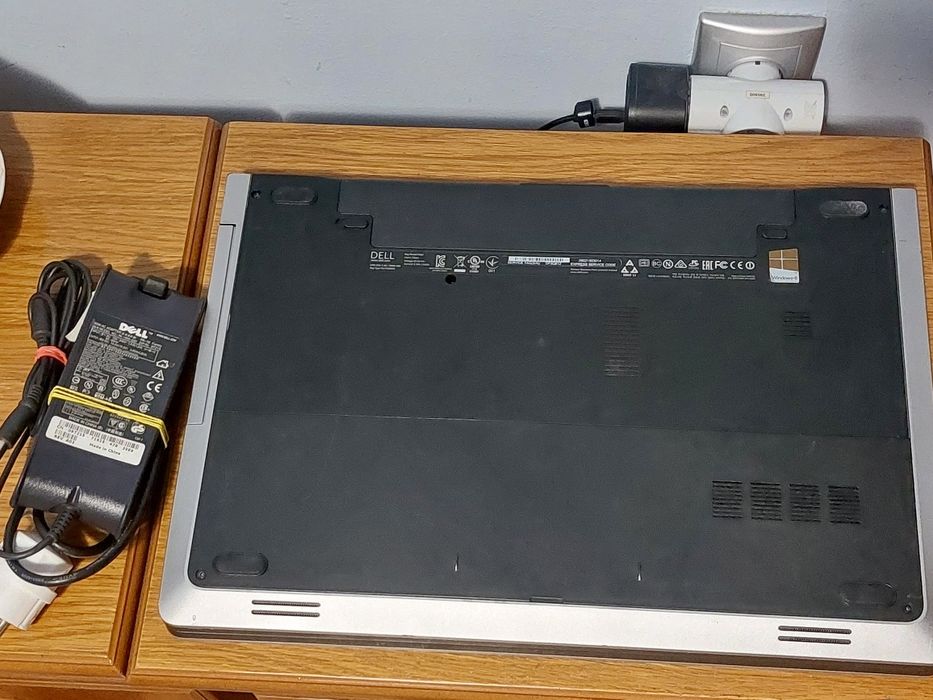 Laptop Dell 17.3 Pentium 3558U 1,7Ghz, 8GB 500GB, Intel HD, Baterie Noua Win10 Office 2024