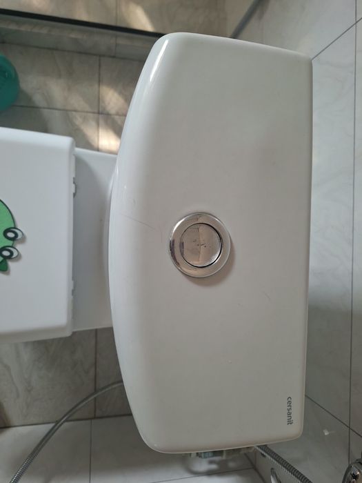 Продам унитаз б/у 5000 тг