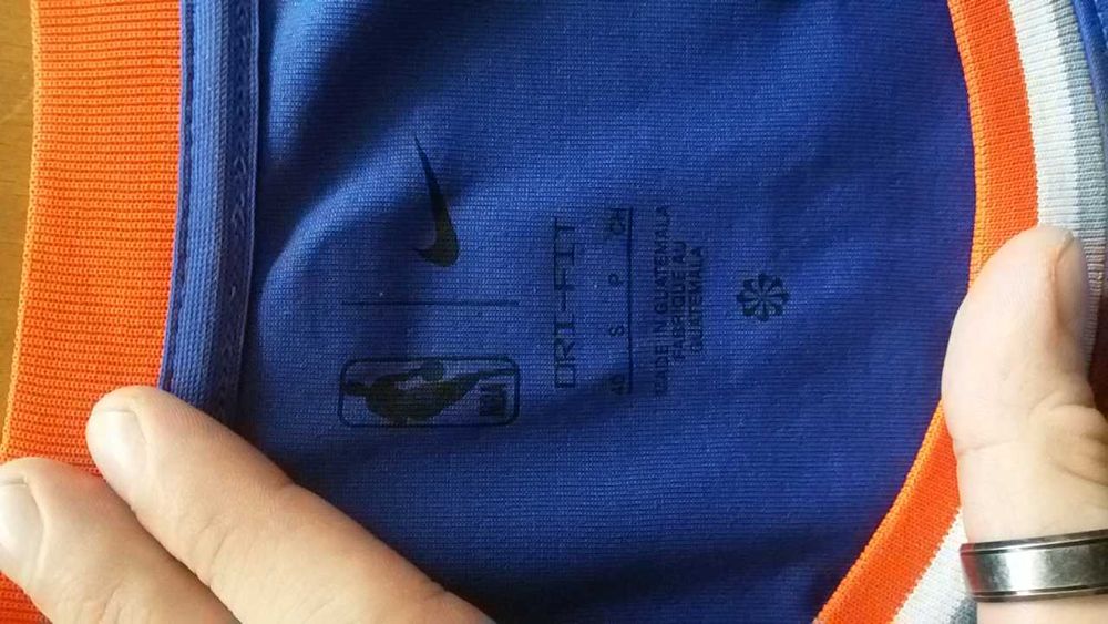 Баскетболен потник на Derrick Rose/New York Knicks.Aвтентичен.Размер S