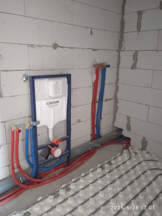 Сантехник. Кафельщик.