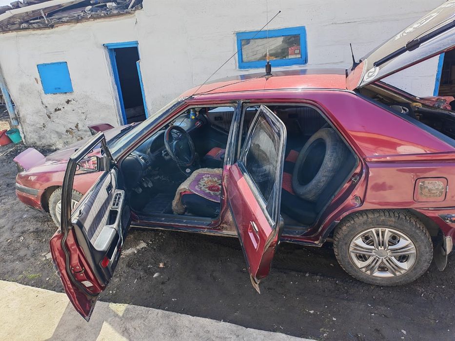 Продается мазда 323