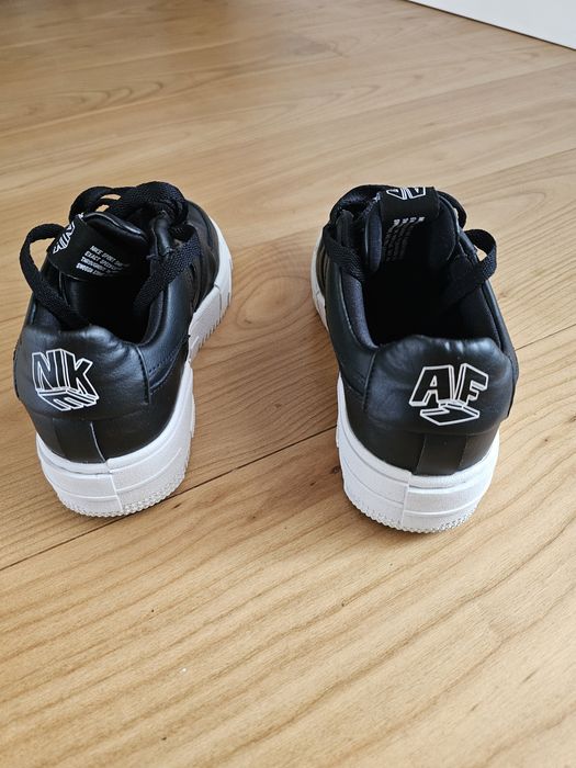 Nike Air Force 1 Pixel