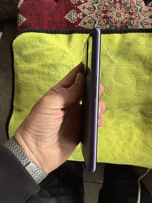 Realmi gt neo5 16.1T hotira holati ideal oqip tel qlila