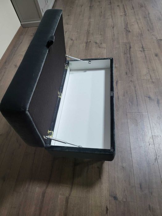 Голяма сива табуретка от плат с функция ракла