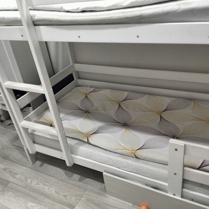 Продам двухъярусную кровать