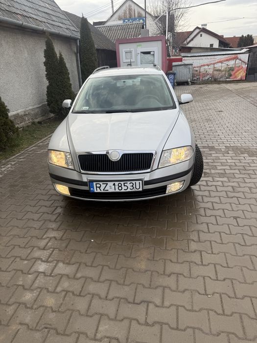De vanzare scoda octavia 2006luna 11