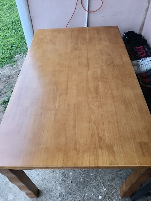 Трапезарна маса хол