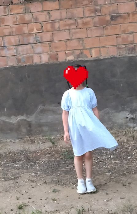 Продам  платье детское б/ у в хорошем состояний,на девочку 5 или 6 лет
