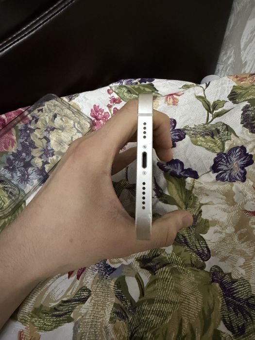 Iphone 14 plus в белом цвете