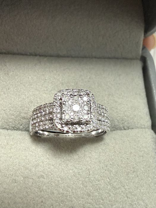 Бриллиантовое кольцо