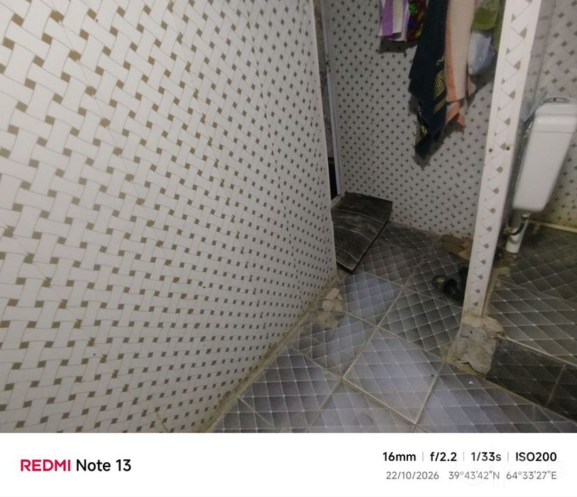 Buxoro viloyati Kogon shahrida hovli sotiladi. 2 sotix maydonga ega.