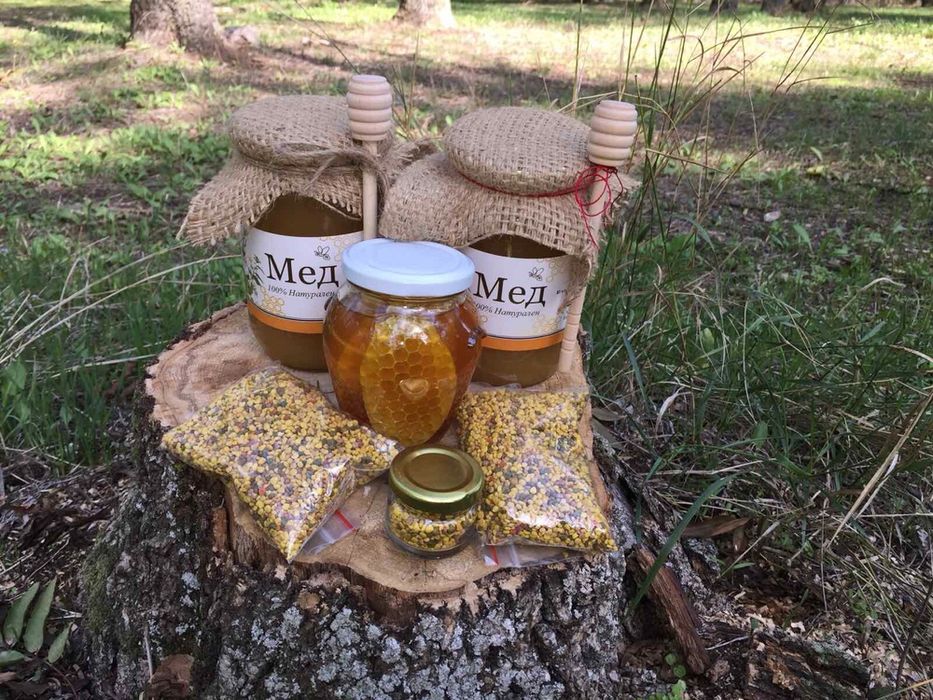 Натурален пчелен мед и цветен прашец