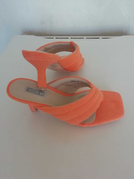 Оригинални чехли на марката NLY