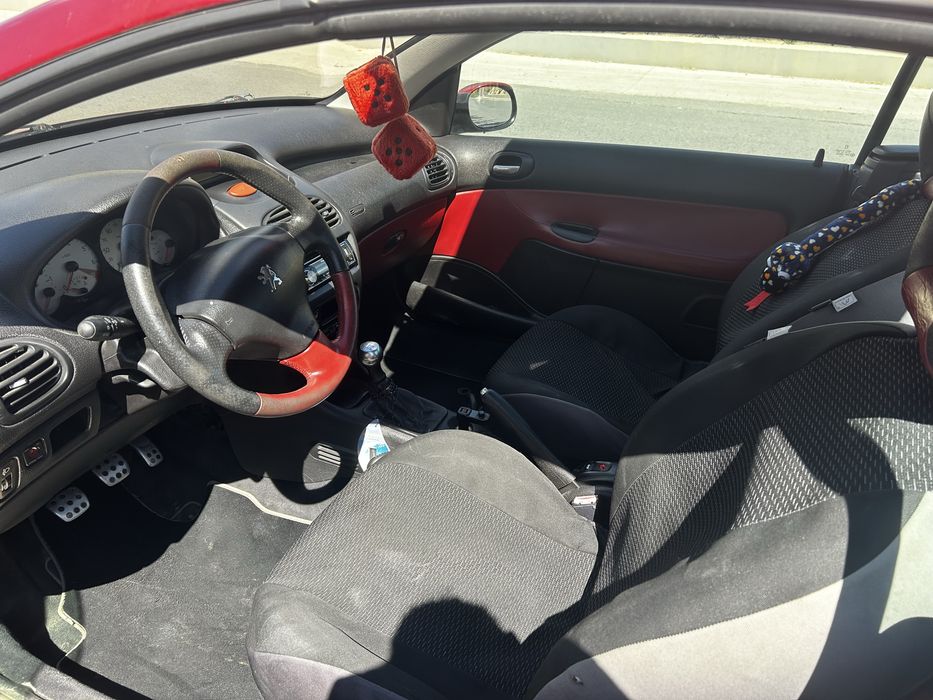 Vând Peugeot 206 cc