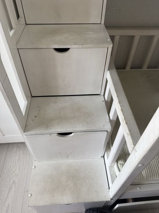 Продам двухэтажную кровать