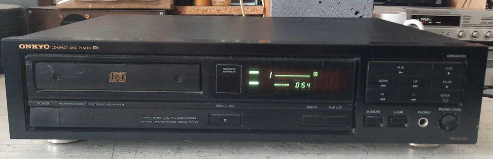 Голям модел! Cd плейър Onkyo dx-6720