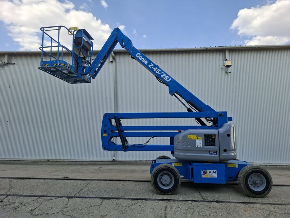 Inciriem nacelă electrică cu braț Genie Z45/25 inălțime lucru 16 m