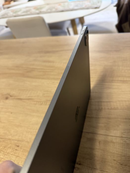 iPad Pro 12.9 inch 6th generation