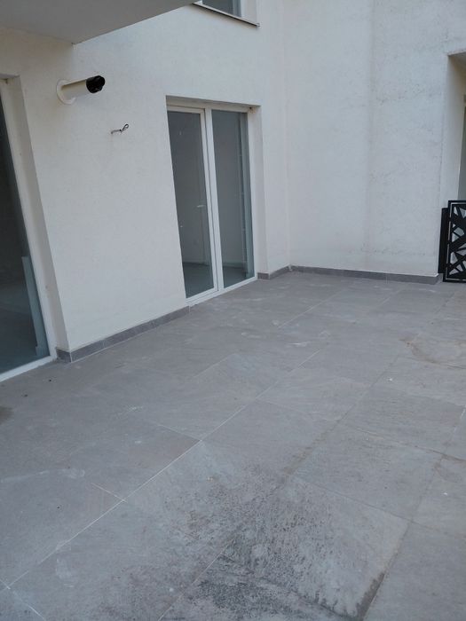 Vând apartament 2 camere în blocul White Tower Ploiesti