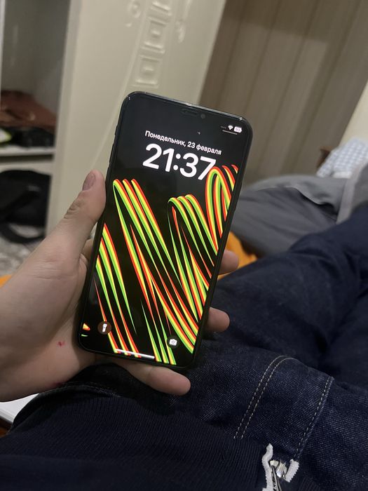 Продам айфон 11 про макс