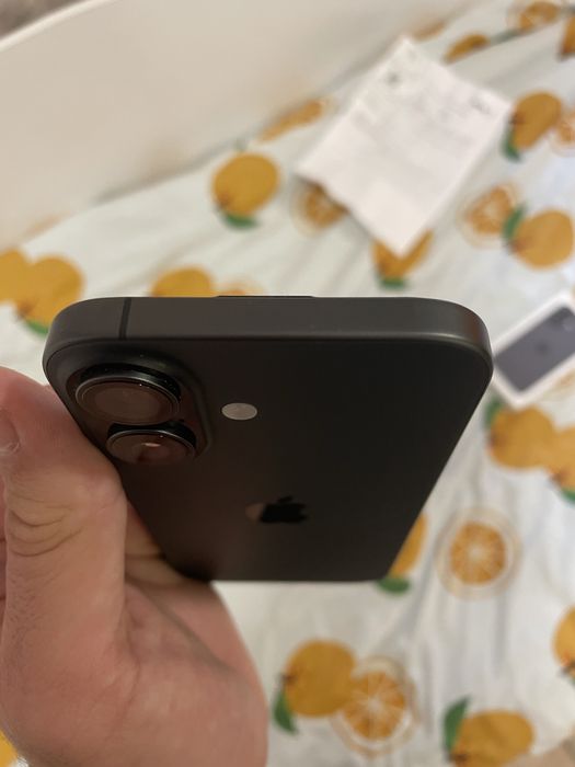 Продавам iPhone 17 256 GB
