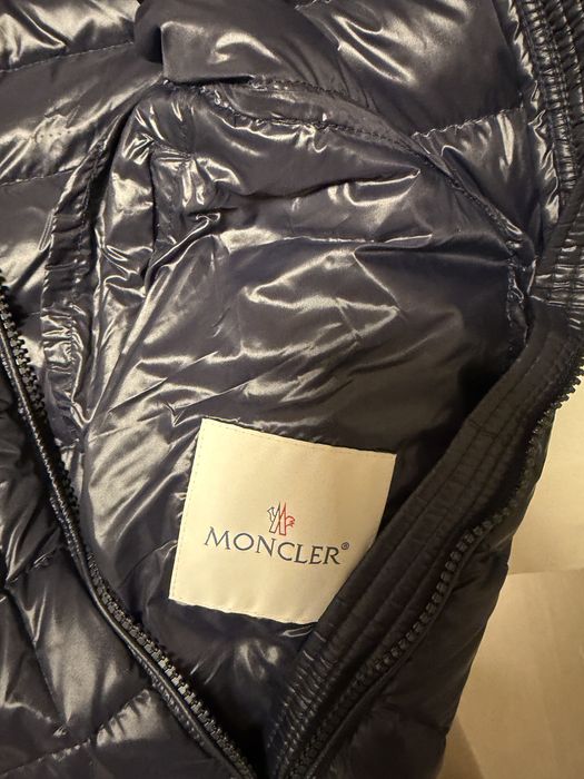 Moncler яке тъмно синьо